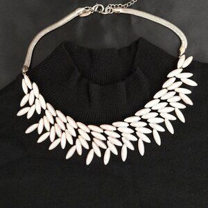 16" Pearl & Brushed Gold Necklace